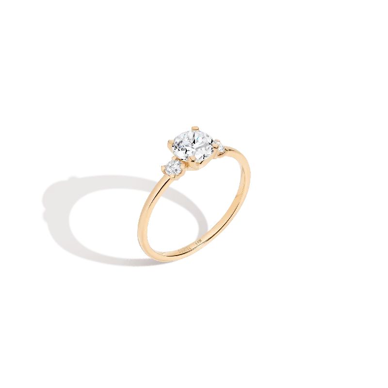 Men's Aquamarine Engagement Rings in 9K Gold with a Bezel - Set StoneRound Tri-Diamond Ring Men's Aquamarine Engagement Rings in 9K Gold with a Bezel - Set StoneRound Tri-Diamond Ring