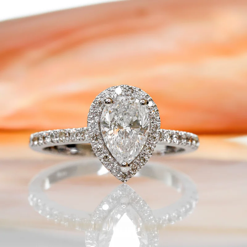 Men's Aquamarine Engagement Rings in 9K Gold with a Bezel - Set StoneGolau Accent Diamonds Natural Pear Diamond Engagement Ring Men's Aquamarine Engagement Rings in 9K Gold with a Bezel - Set StoneGolau Accent Diamonds Natural Pear Diamond Engagement Ring