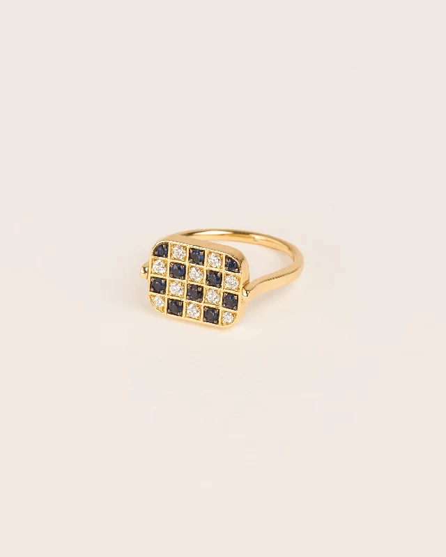 Men's Turquoise Engagement Rings in 925 Silver with a Southwestern - Inspired BandPhilidor ring with sapphire and diamond rotating chessboard in 18 ct. gold