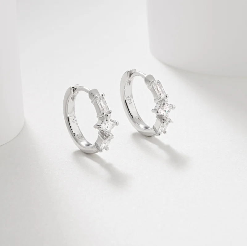 Two - Tone Gold and Silver Wedding Bands with a Twist Design for a Contemporary and Eye - Catching StyleSterling Silver Princess And Baguette Cut Zirconia Huggie Earrings 16mm Two - Tone Gold and Silver Wedding Bands with a Twist Design for a Contemporary and Eye - Catching StyleSterling Silver Princess And Baguette Cut Zirconia Huggie Earrings 16mm