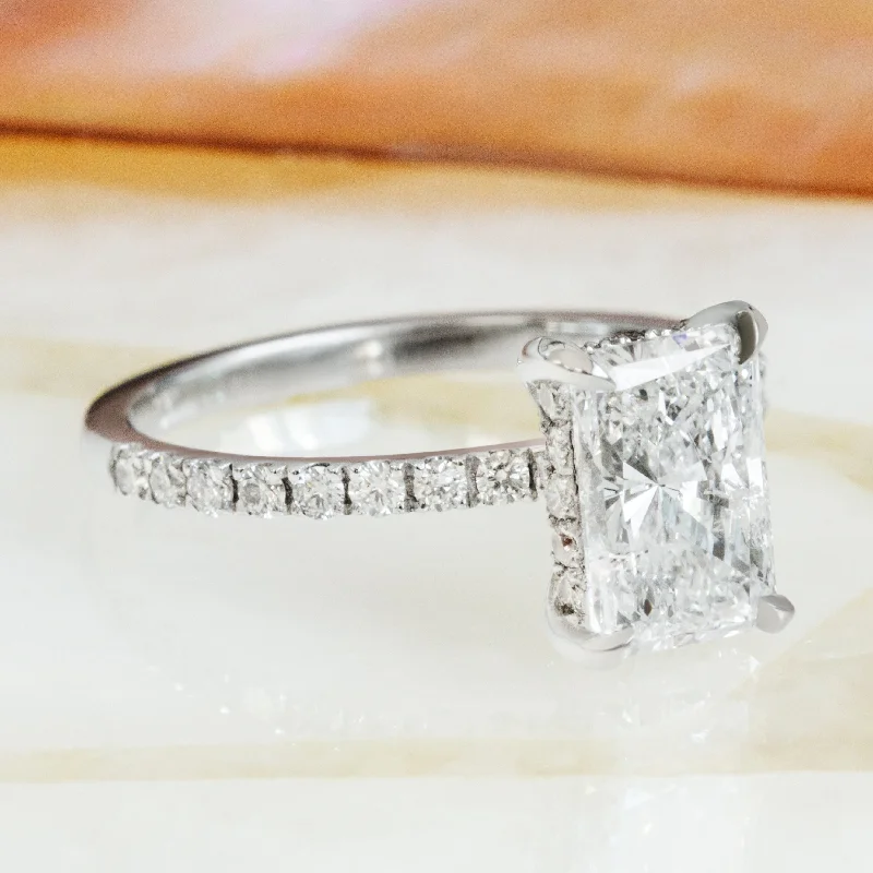 Men's Aquamarine Engagement Rings in 9K Gold with a Bezel - Set StoneEvening Light - 2 Carat Natural Radiant Cut Diamond Hidden Halo Engagement Ring Men's Aquamarine Engagement Rings in 9K Gold with a Bezel - Set StoneEvening Light - 2 Carat Natural Radiant Cut Diamond Hidden Halo Engagement Ring