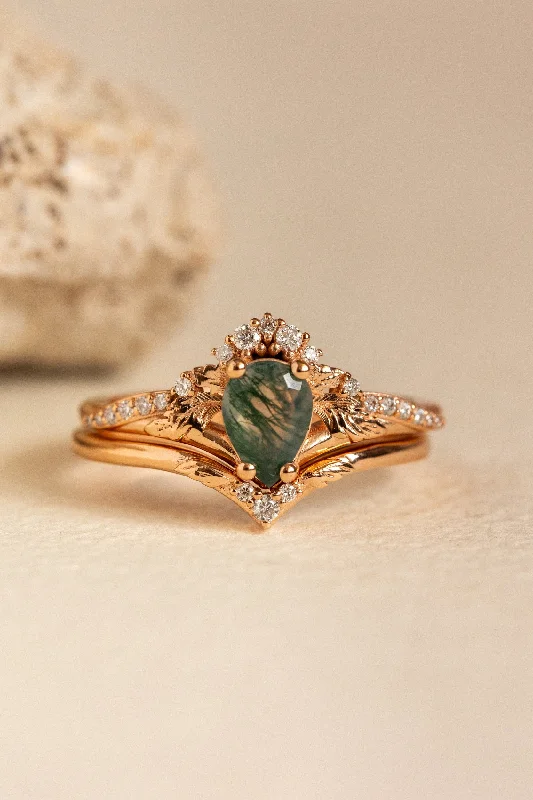 Men's Black Onyx Engagement Rings Set in Titanium for a Modern and Bold LookForest-themed bridal ring set with green moss agate / Amelia