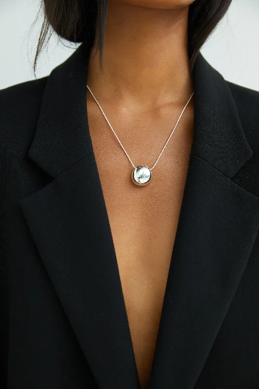 Chain Rings with a Wind - Chime - Inspired DesignCHAIN NECKLACE WITH ROUND PENDANT