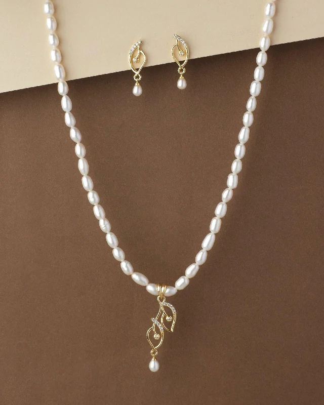 Recycled Metal Chain Rings for an Eco - Friendly ChoicePretty Real Pearl Necklace Set