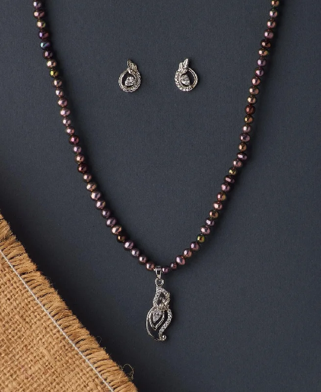 Chain Rings with a Pave - Set Diamond - Look CZ BorderPretty Pearl Necklace Set