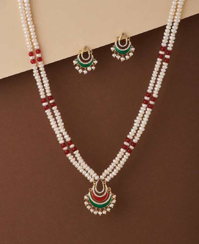Glow - in - the - Dark Chain Rings for a Fun and Novelty EffectRavishing Real Pearl Necklace Set